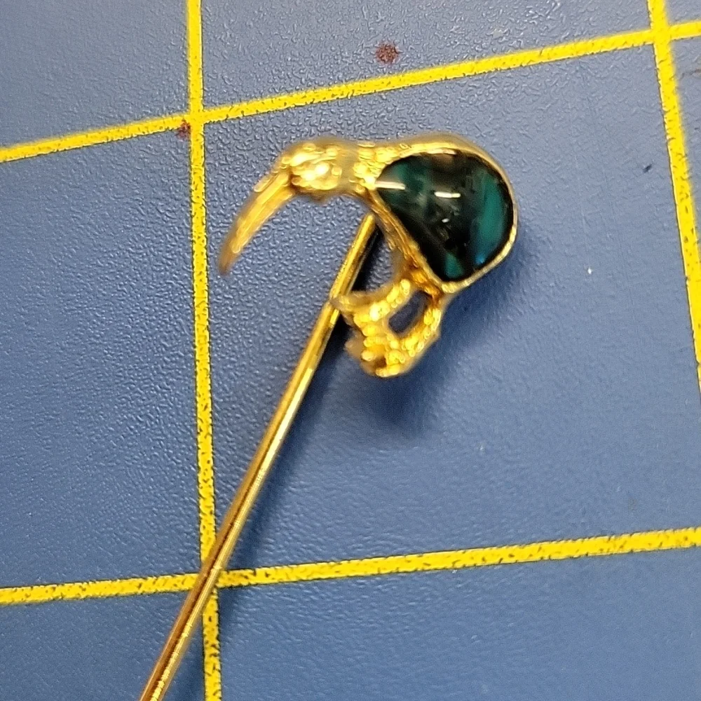 Bird w Green Stone Body Vintage Stick 1.75" Pin Gold Tone - Picture 2 of 2